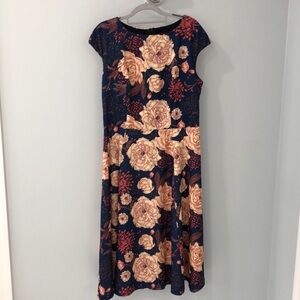 2for1. Casual knee length dresses.